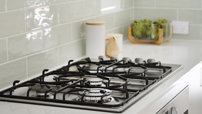 Homebuyers Centre The Cove kitchen stove top