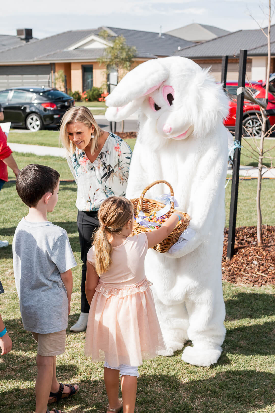 The easter bunny at Arcadia, Officer