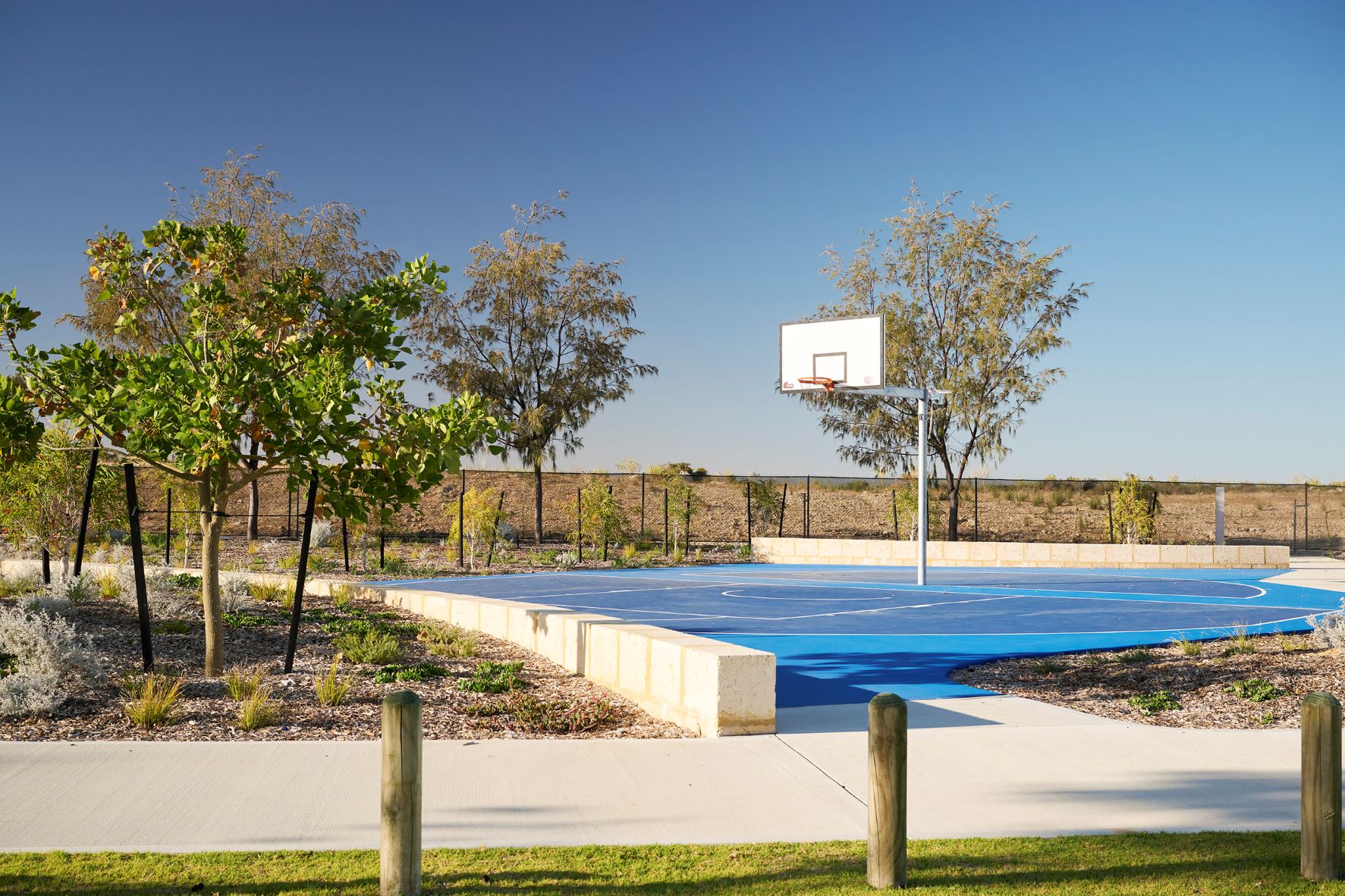 Ocean Hill, Lakelands basketball courts