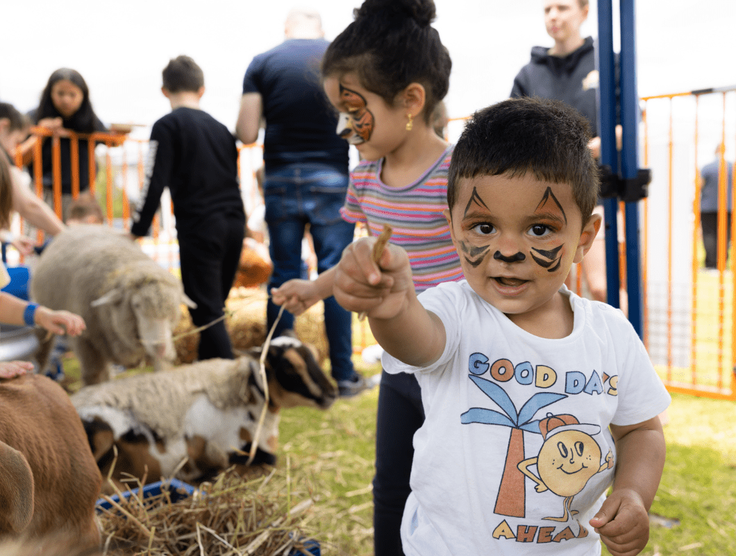 Face painting and petting zoo in Botanical, Mickleham