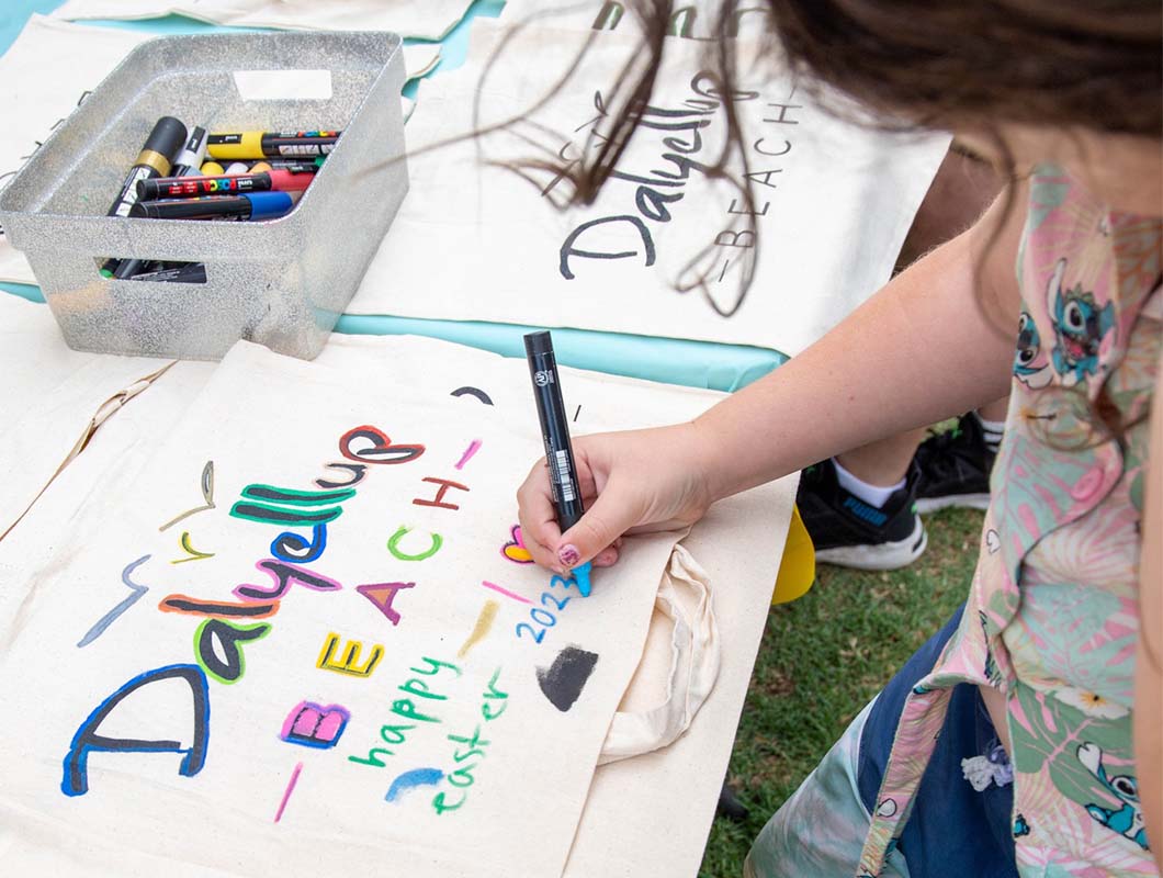Dalyellup Beach, Dalyellup community events children colouring calico bags